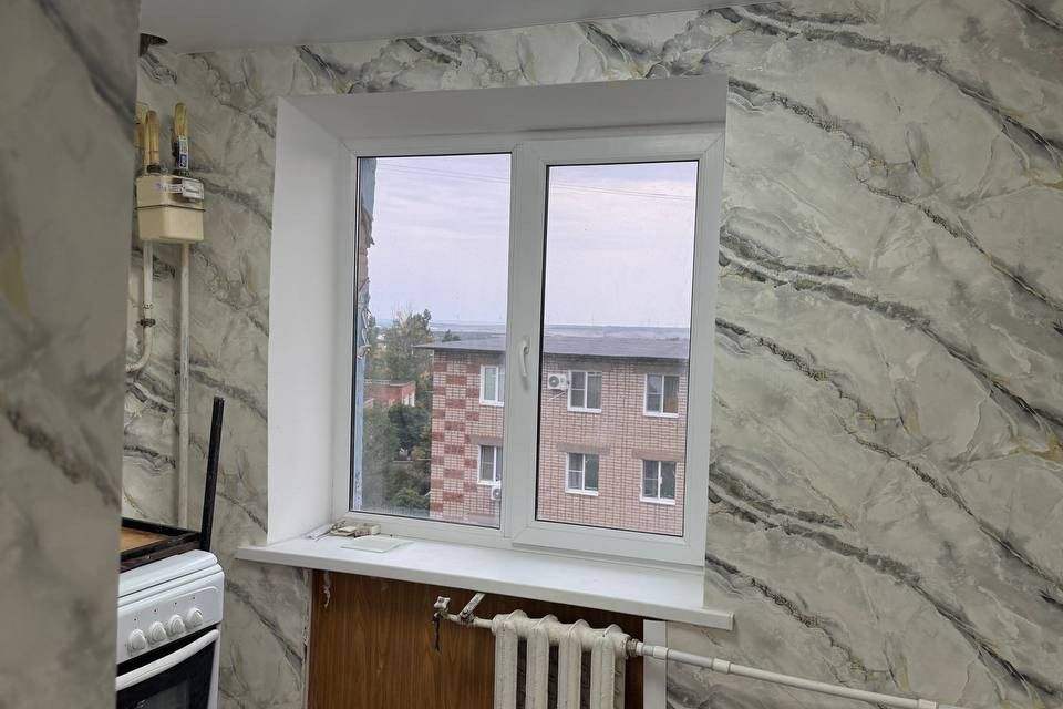 Продаётся 4-комнатная квартира, 60.5 м²