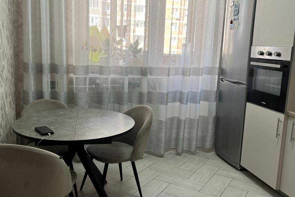 Продаётся 2-комнатная квартира, 67.2 м²