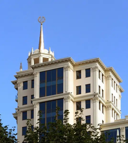 Продаётся 4-комнатная квартира, 170.9 м²