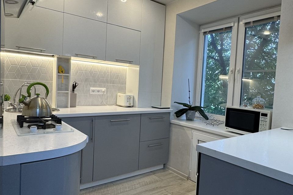 Продаётся 2-комнатная квартира, 56.5 м²