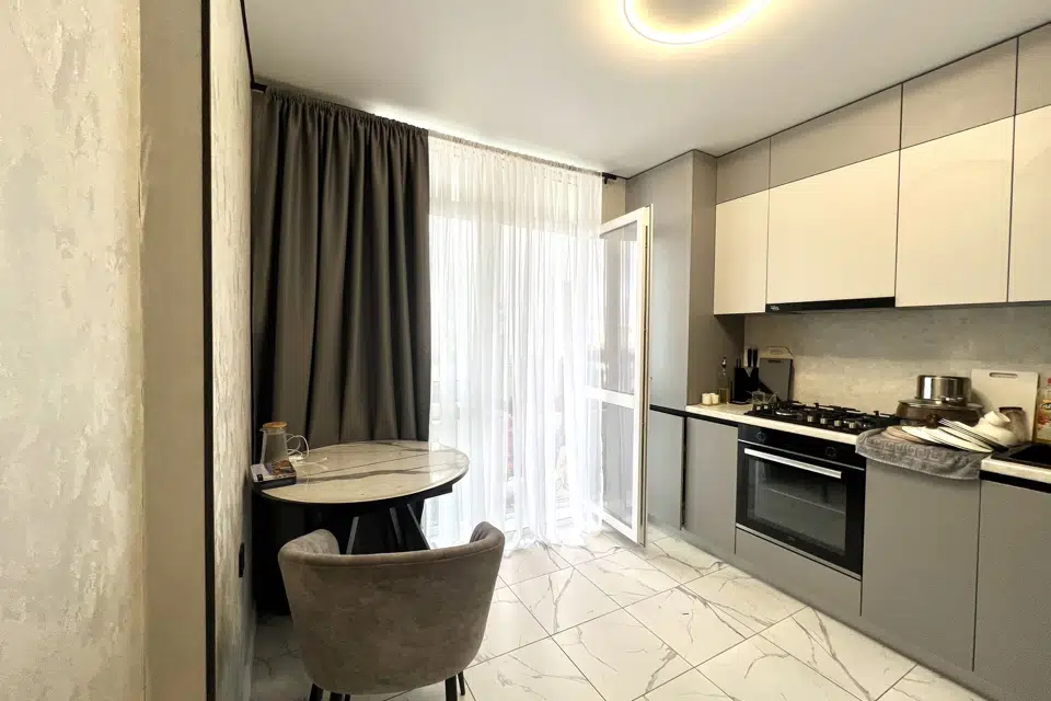 Продаётся 2-комнатная квартира, 56 м²