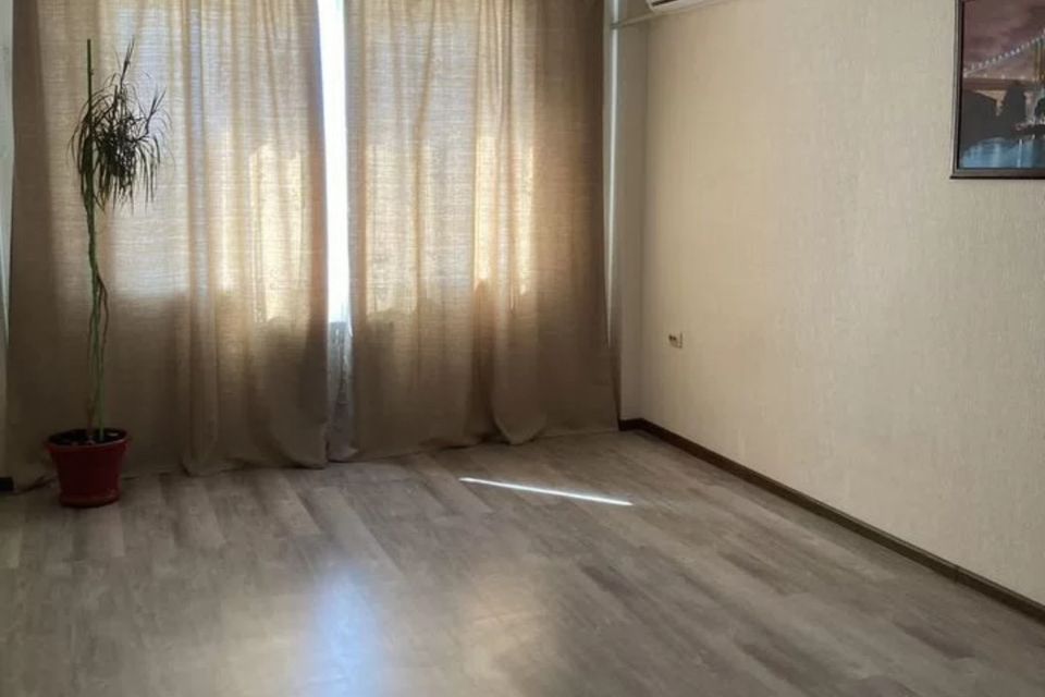 Продаётся 1-комнатная квартира, 44 м²