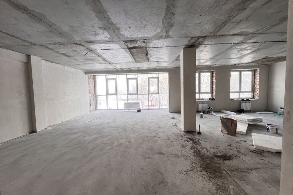 Продаётся 4-комнатная квартира, 140 м²