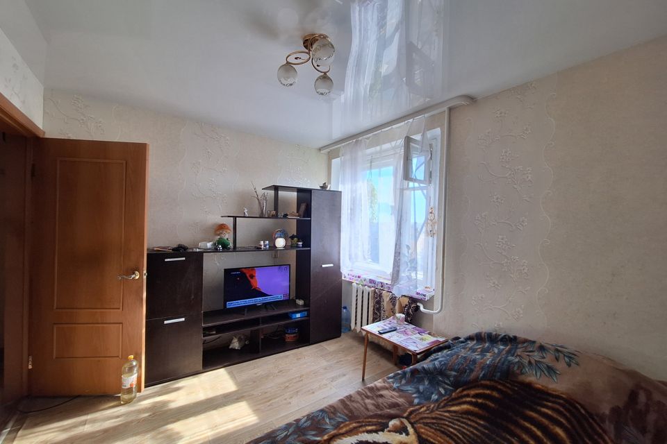 Продаётся 4-комнатная квартира, 64 м²