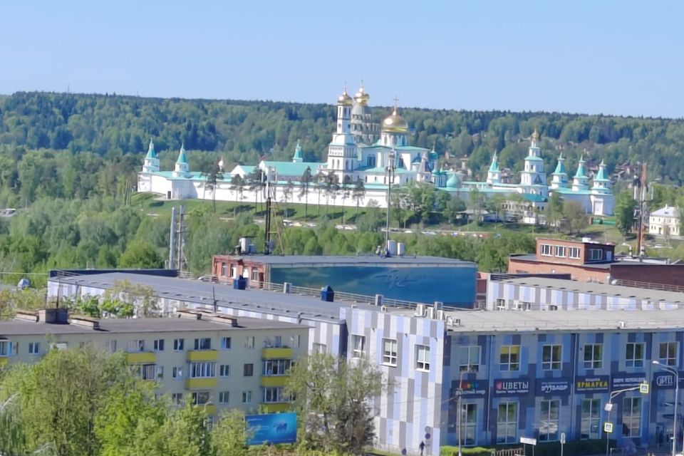 Продаётся 2-комнатная квартира, 61.8 м²