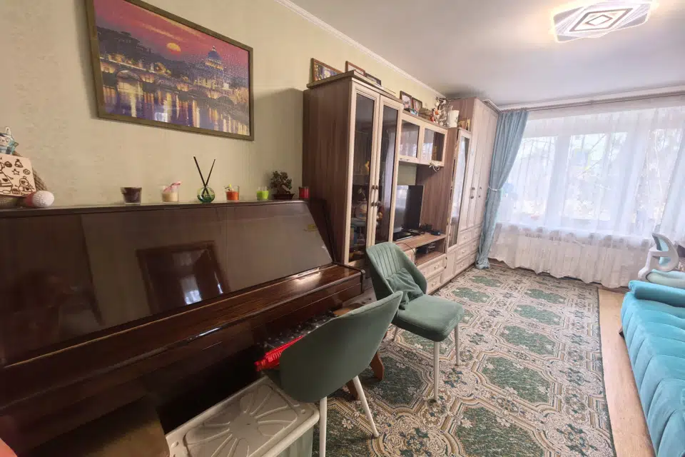Продаётся 3-комнатная квартира, 49.3 м²