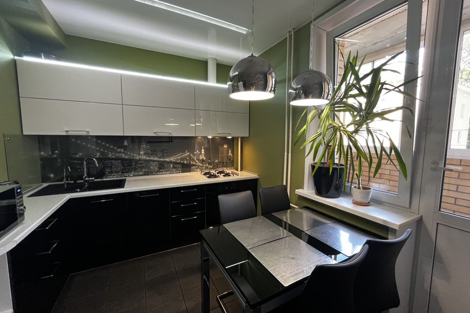 Продаётся 1-комнатная квартира, 43.6 м²