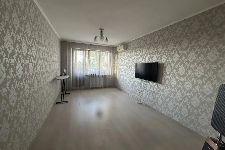 Продаётся 3-комнатная квартира, 65.5 м²