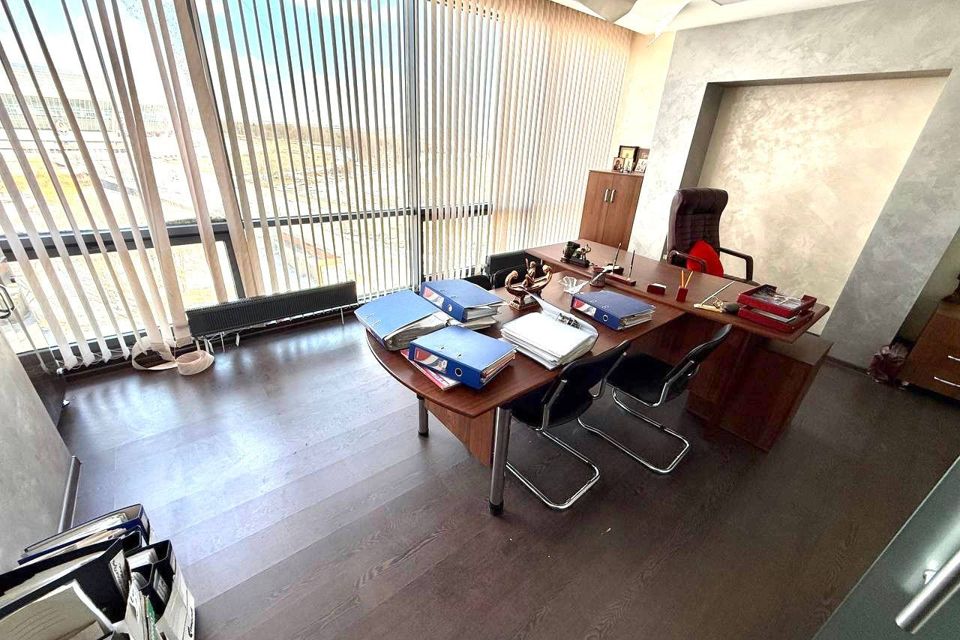 Продаётся офис, 232 м²