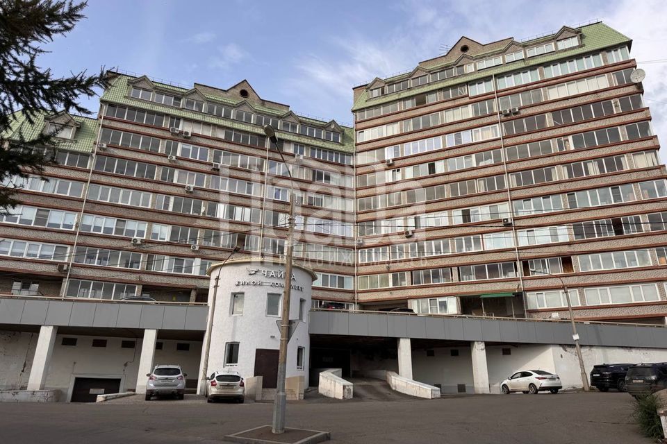 Продаётся 4-комнатная квартира, 161.2 м²