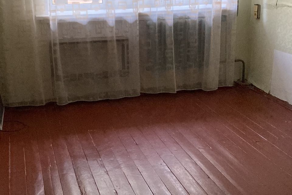 Продаётся 2 комнаты в 3-комн. квартире, 31.4 м²
