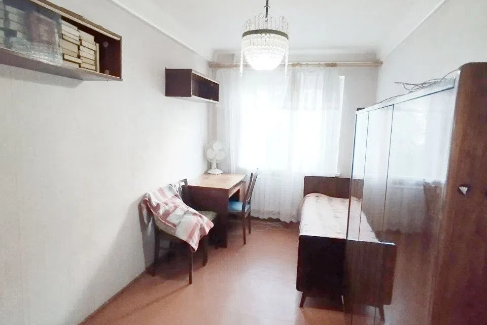Продаётся 4-комнатная квартира, 70 м²