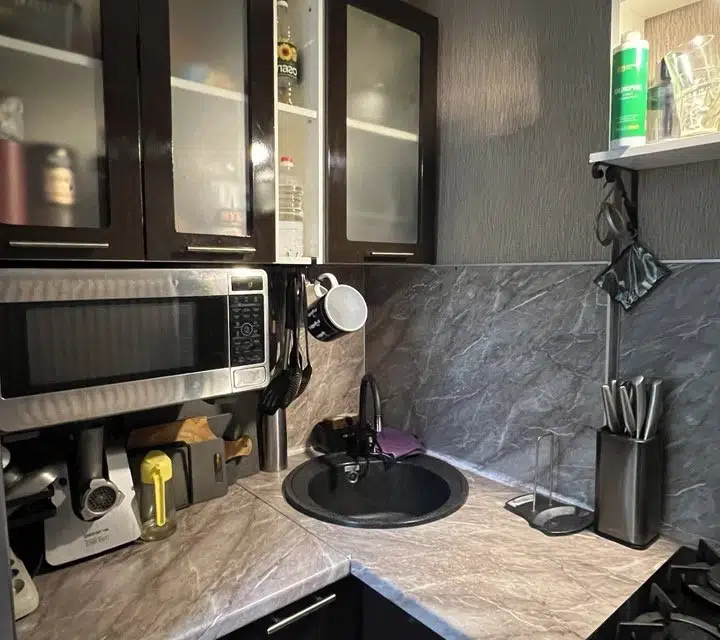 Продаётся 3-комнатная квартира, 41.7 м²