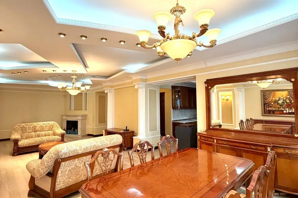 Продаётся 4-комнатная квартира, 148.9 м²