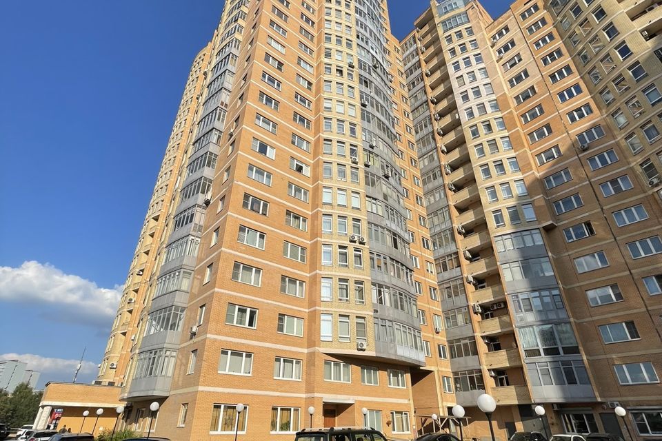 Продаётся 4-комнатная квартира, 145.3 м²