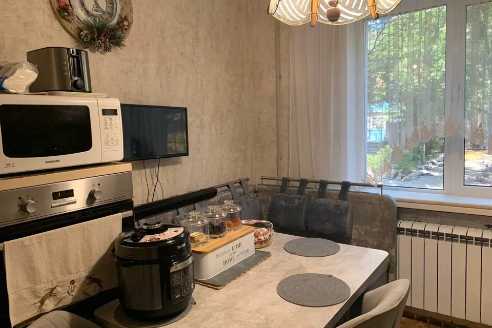 Продаётся 3-комнатная квартира, 57.2 м²
