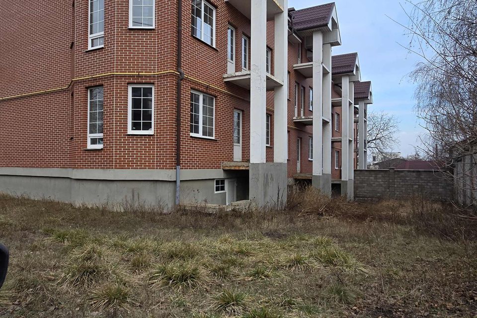 Продаётся таунхаус, 3-эт., 350 м²