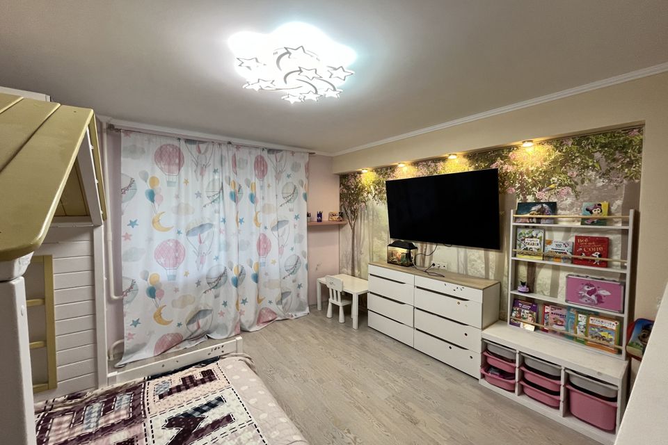 Продаётся 2-комнатная квартира, 60.5 м²