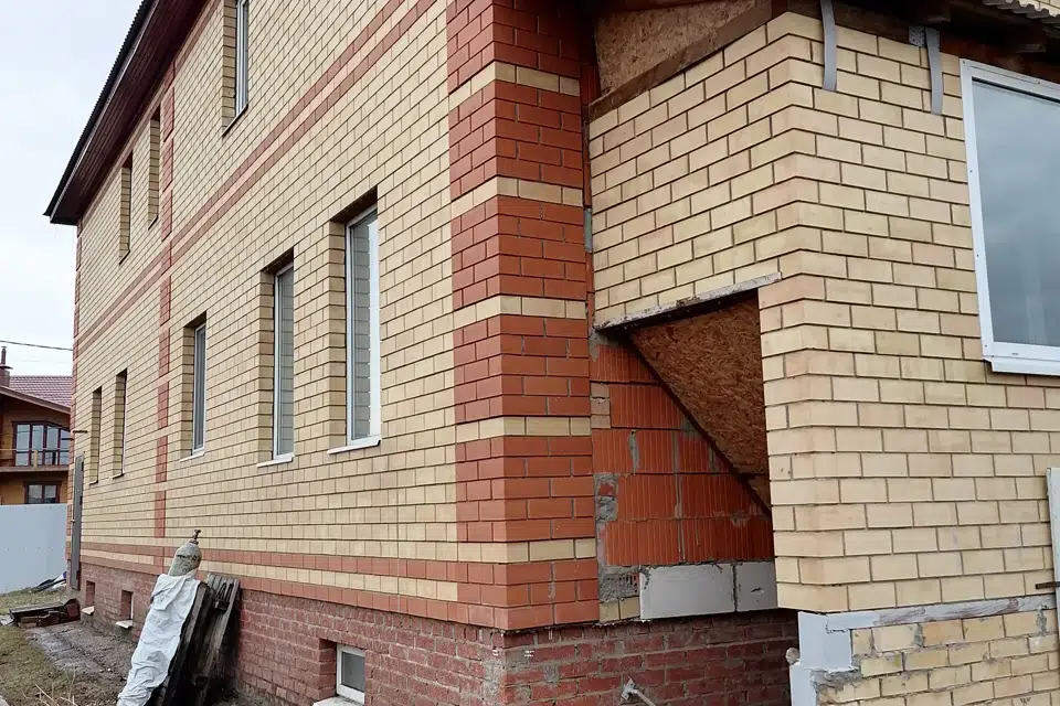 Продаётся 3-этажный дом, 390 м²