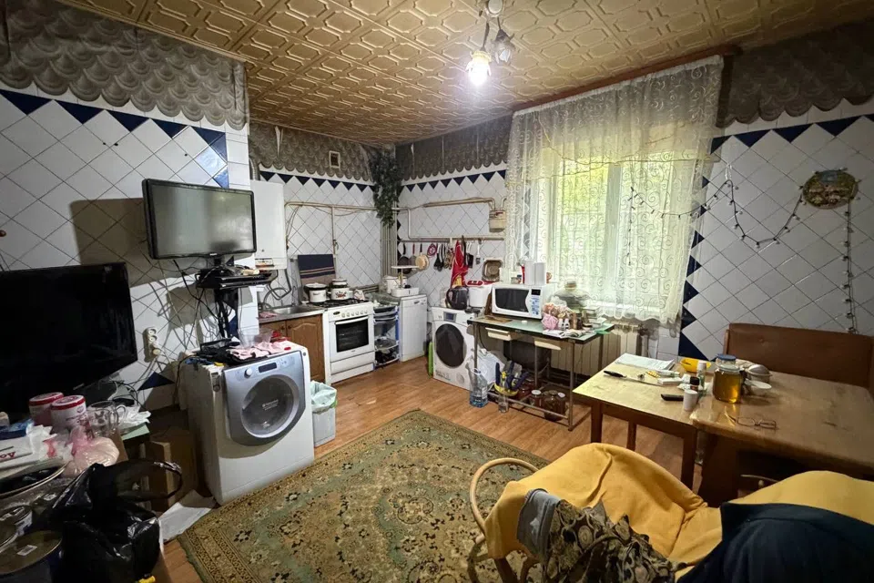 Продаётся 3-этажный дом, 350 м²