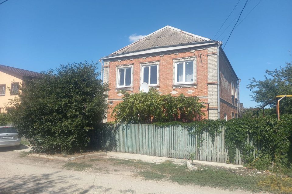 Продаётся 2-этажный дом, 201.4 м²