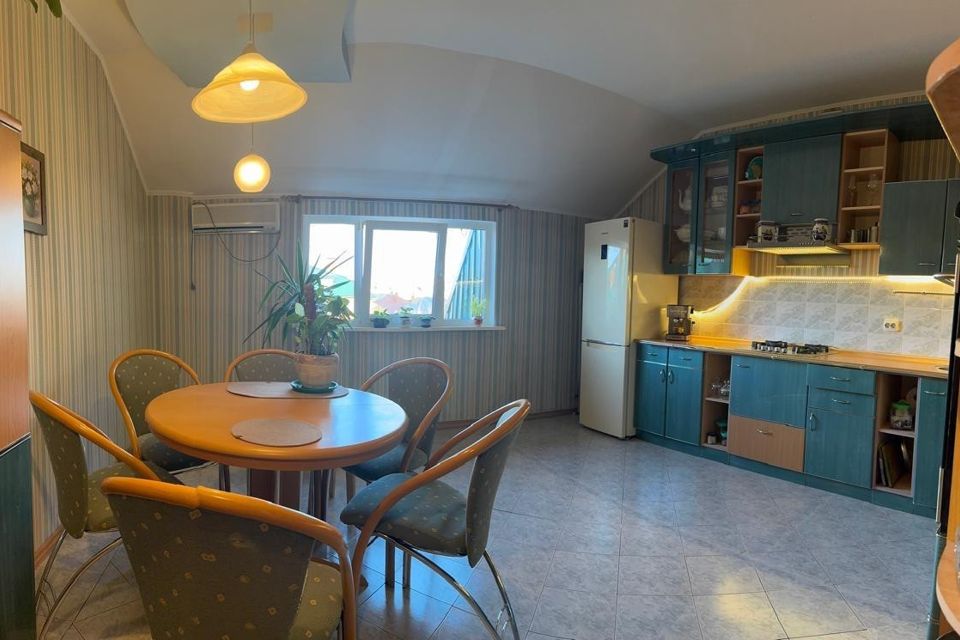 Продаётся 3-комнатная квартира, 123 м²