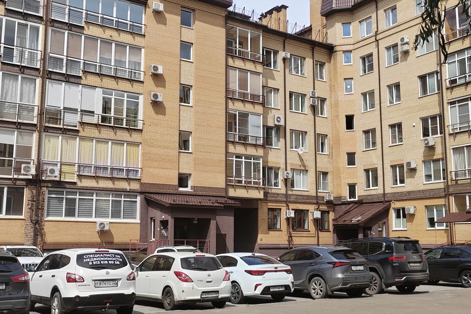 Продаётся 3-комнатная квартира, 130 м²
