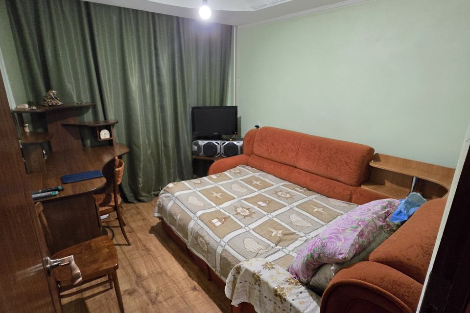 Продаётся 4-комнатная квартира, 74.4 м²