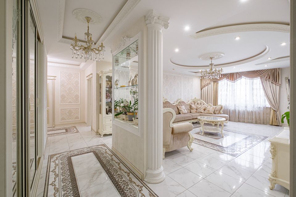 Продаётся 4-комнатная квартира, 136 м²