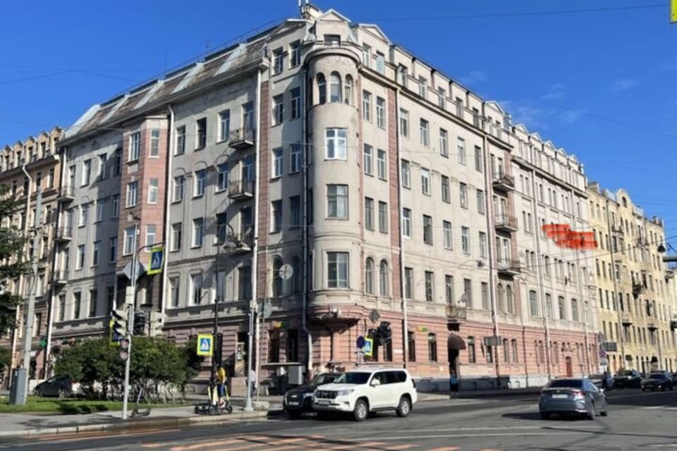 Продаётся 5-комнатная квартира, 154.8 м²