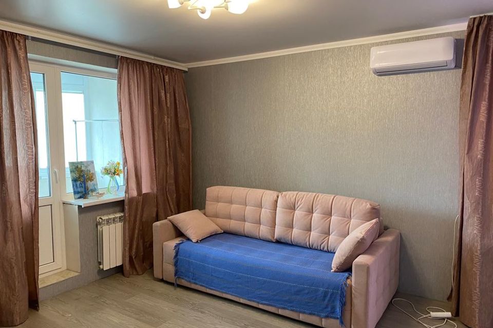 Продаётся 1-комнатная квартира, 38 м²