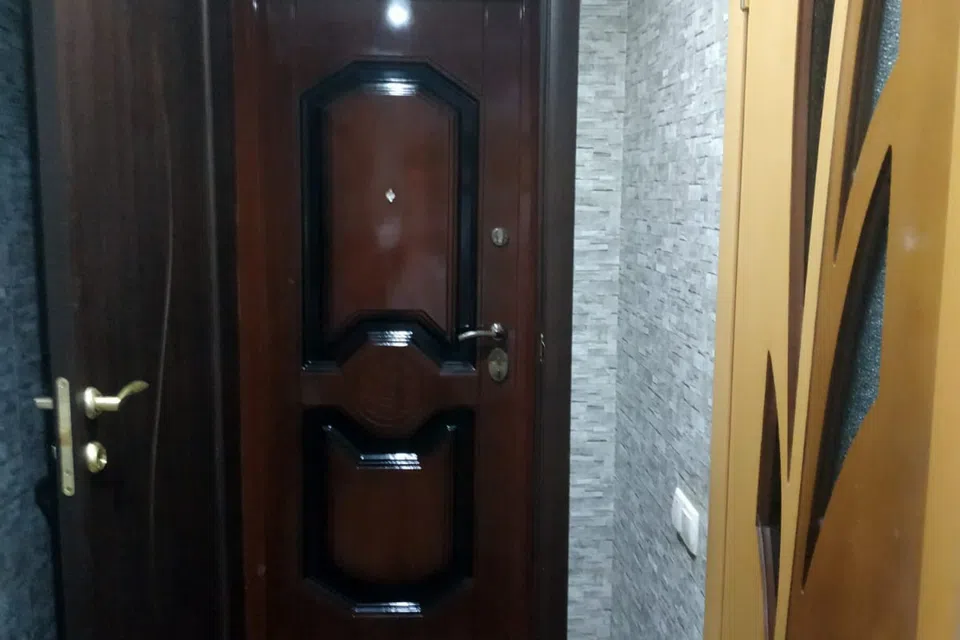 Продаётся 3-комнатная квартира, 56.9 м²