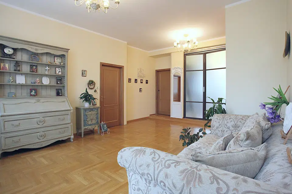 Продаётся 4-комнатная квартира, 90.1 м²