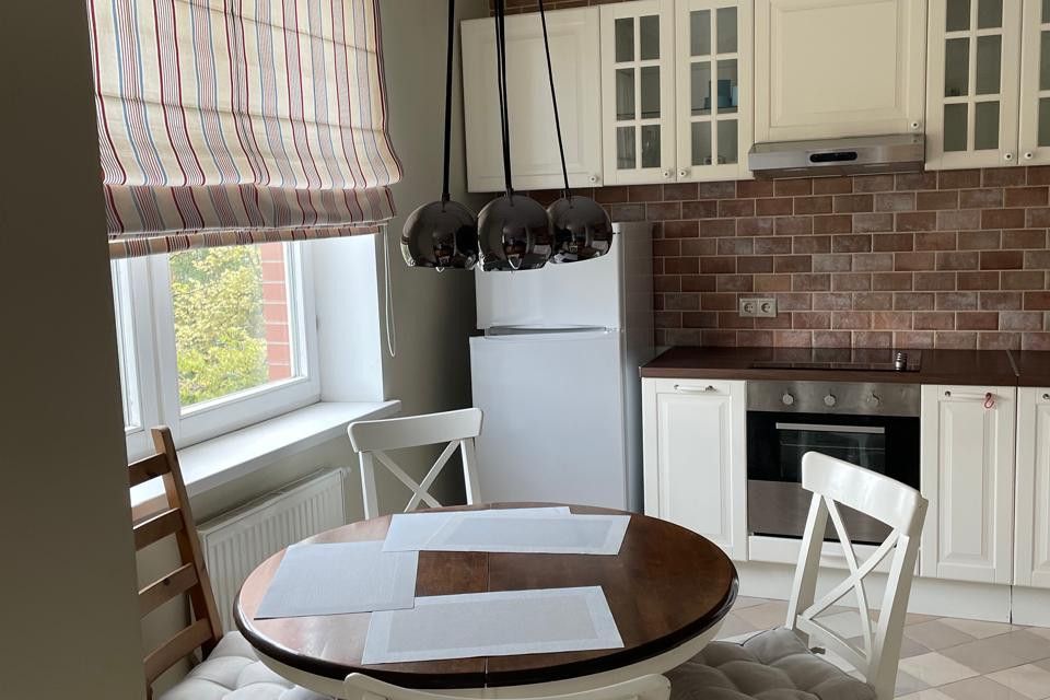 Продаётся 2-комнатная квартира, 65 м²