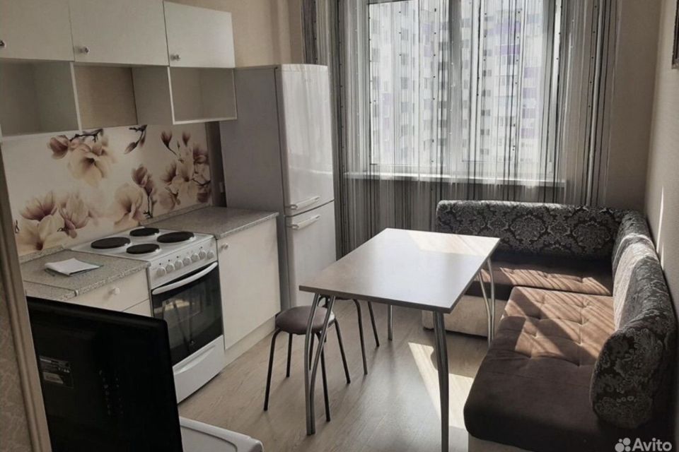Сдаётся 1-комнатная квартира, 38 м²