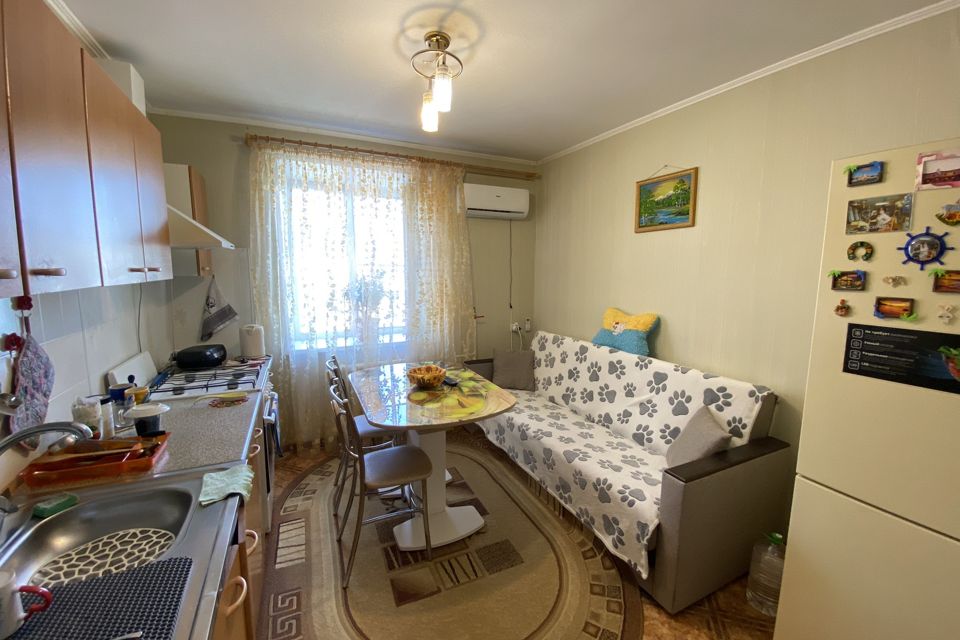 Продаётся 1-комнатная квартира, 43.6 м²