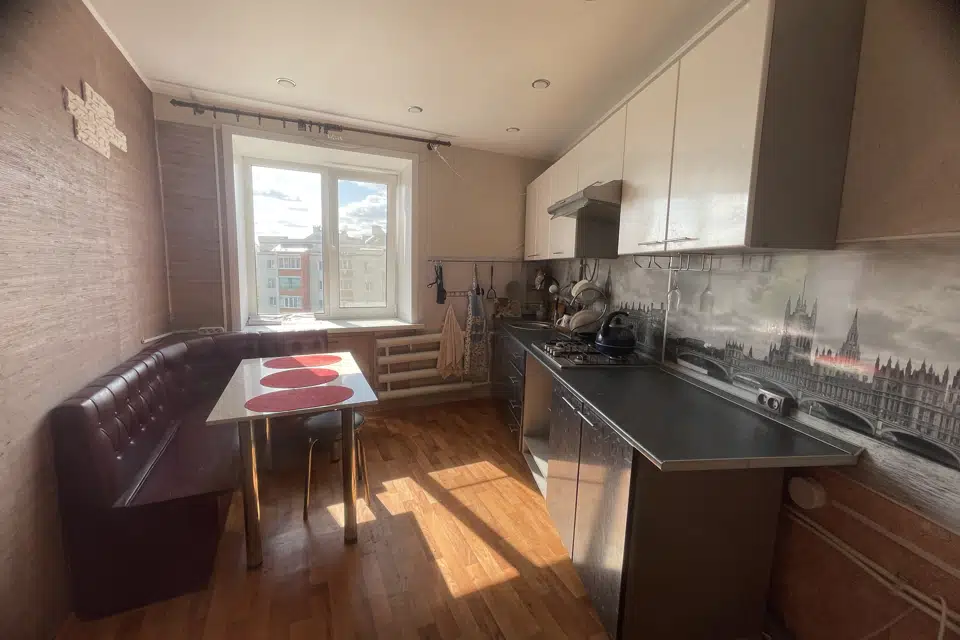 Продаётся 4-комнатная квартира, 89 м²