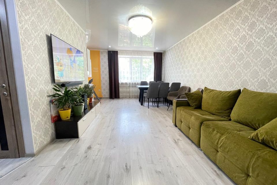 Продаётся 3-комнатная квартира, 56.9 м²