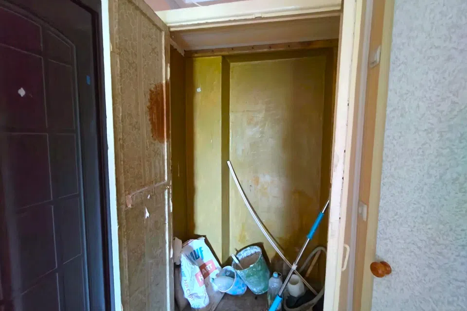Продаётся 4-комнатная квартира, 57.9 м²