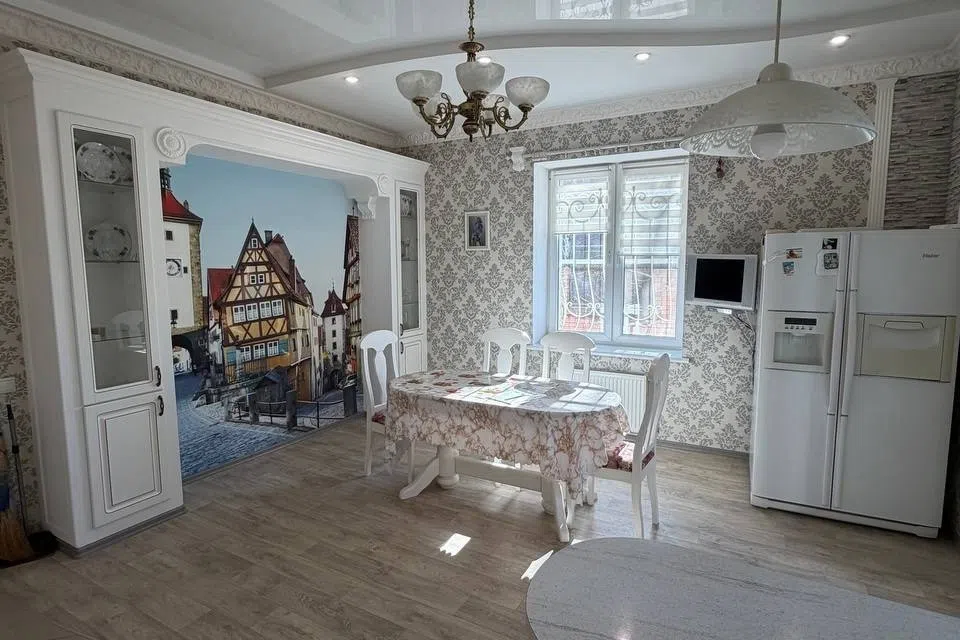 Продаётся 2-этажный дом, 292 м²