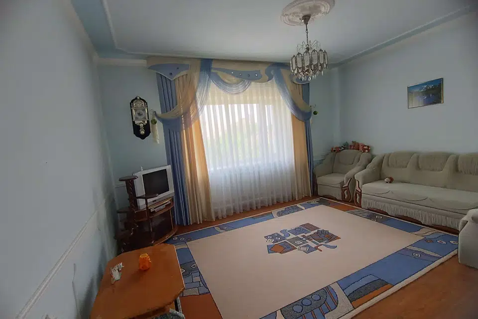 Продаётся 2-этажный дом, 210 м²