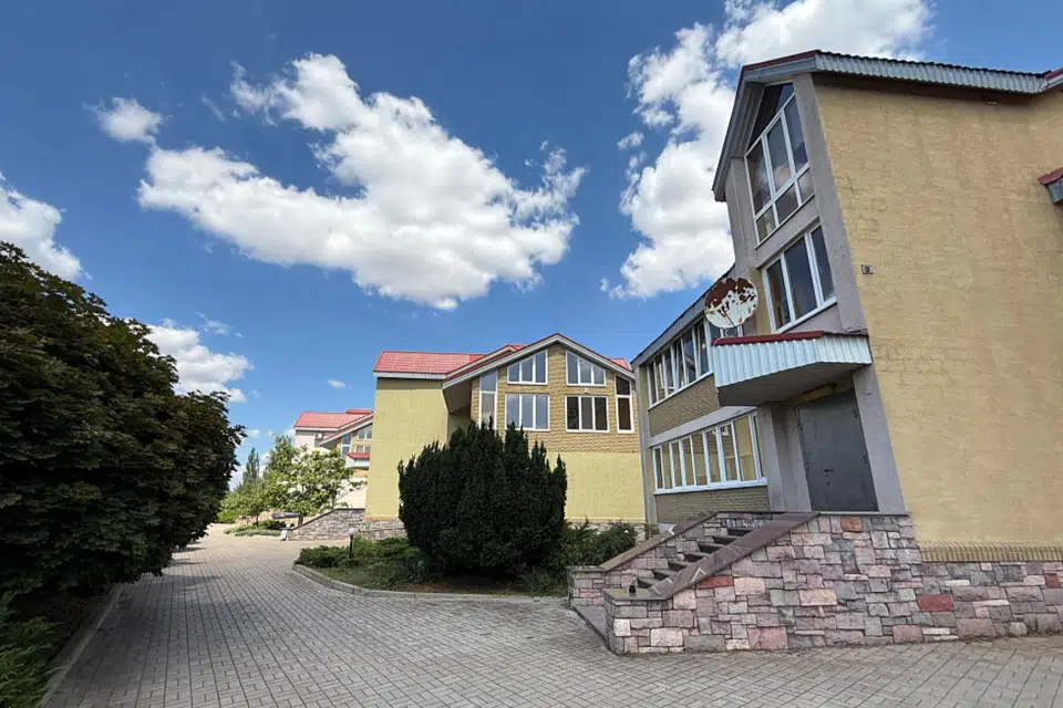 Продаётся 3-этажный дом, 350 м²