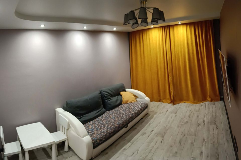 Продаётся 3-комнатная квартира, 50.6 м²