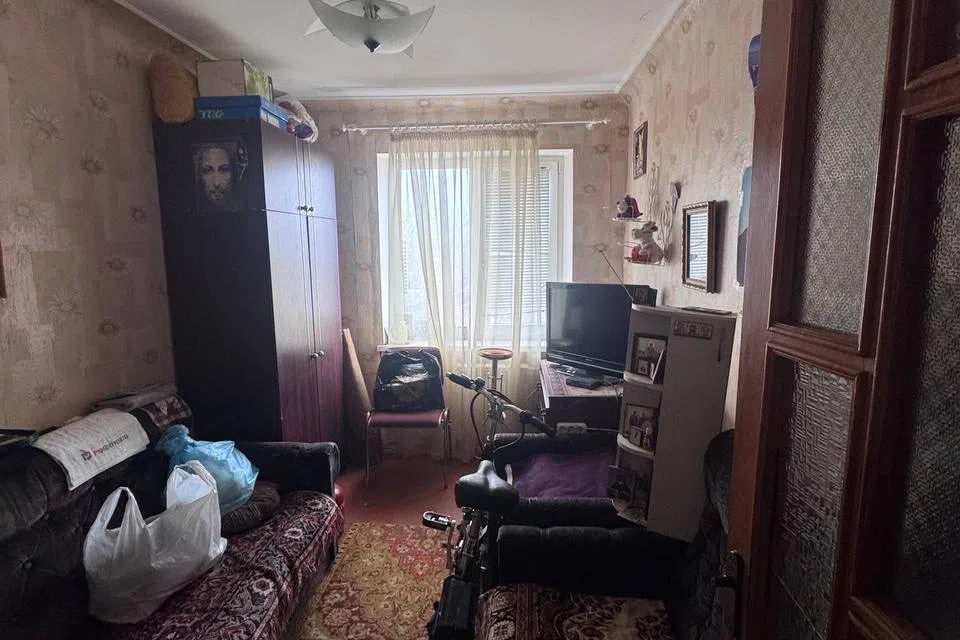 Продаётся 4-комнатная квартира, 58 м²