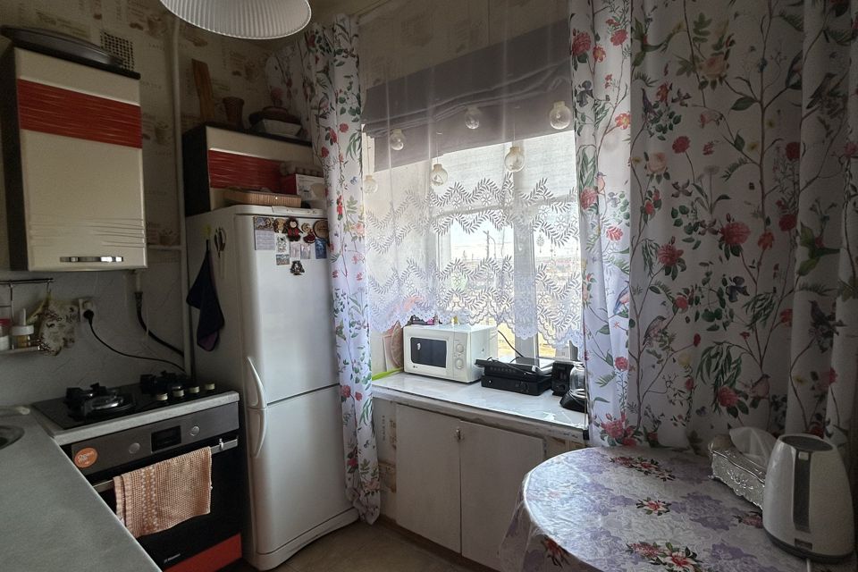 Продаётся 4-комнатная квартира, 62.5 м²