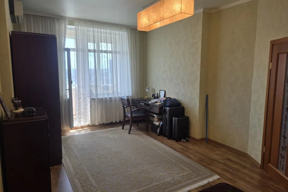 Продаётся 2-комнатная квартира, 90.2 м²