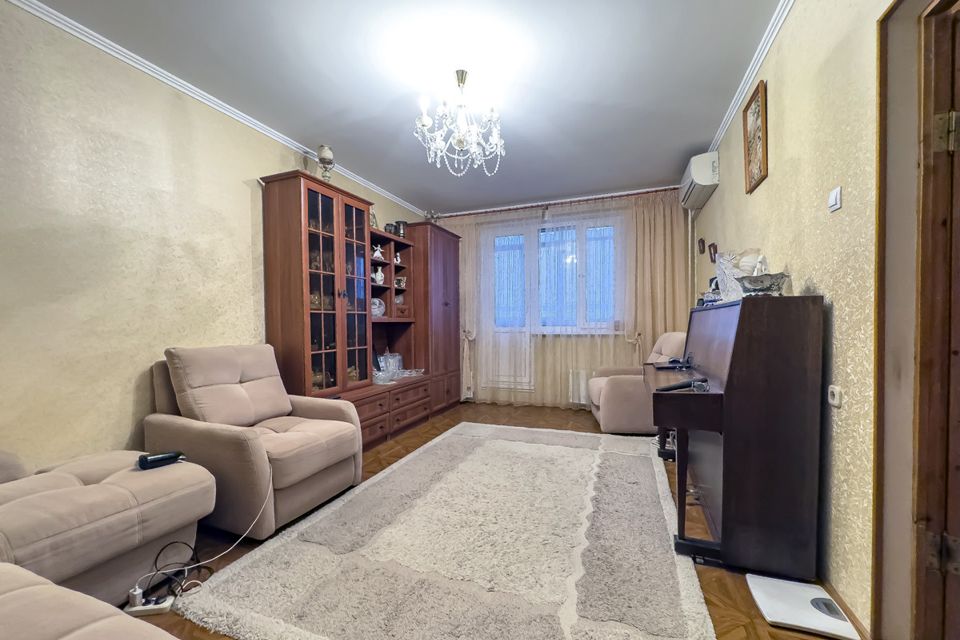 Продаётся 1-комнатная квартира, 38 м²