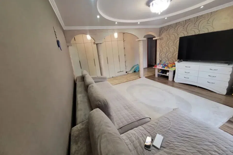Продаётся 3-комнатная квартира, 72 м²