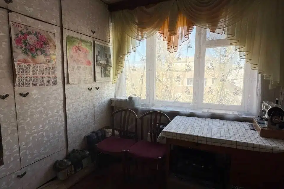 Продаётся 4-комнатная квартира, 79.6 м²