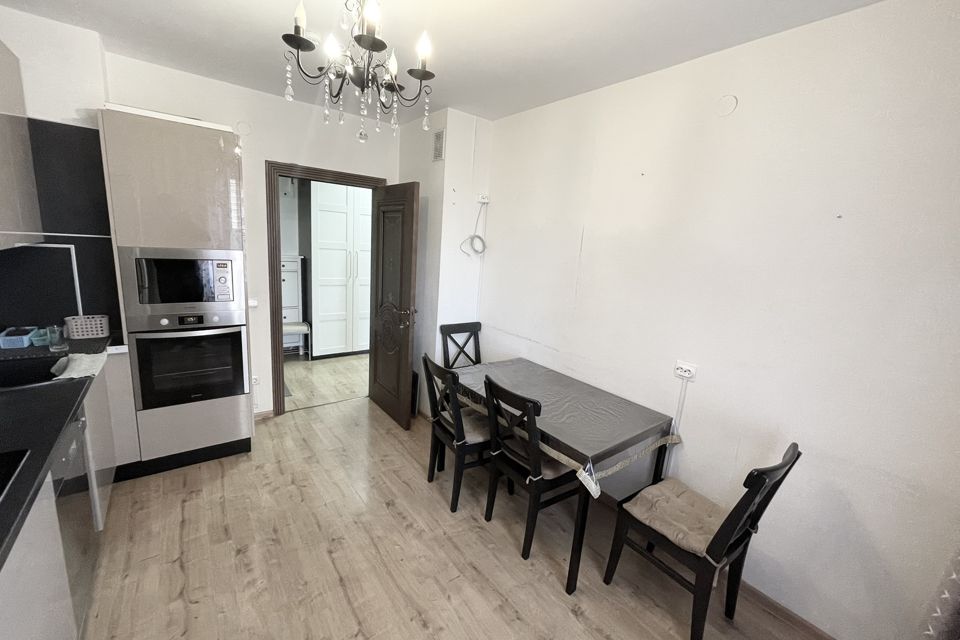 Продаётся 2-комнатная квартира, 56.1 м²